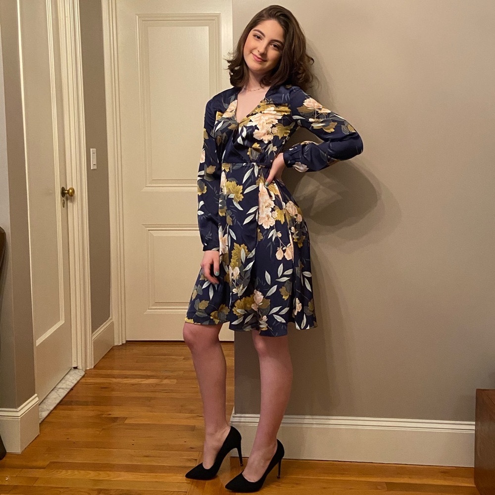 Silky floral LULUS wrap dress - Picture 1 of 2